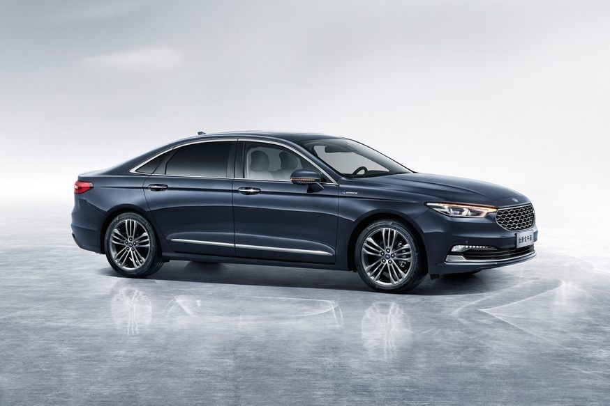 Брат Ford Mondeo после рестайлинга обзавёлся гигантским планшетом - «Ford»