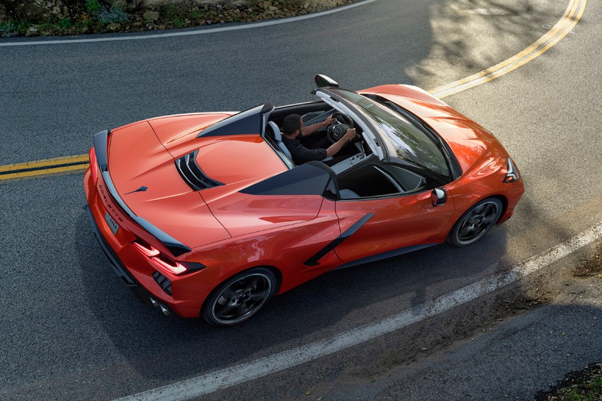 C открытым верхом: среднемоторный Chevrolet Corvette получил жёсткую складную крышу - «Chevrolet»