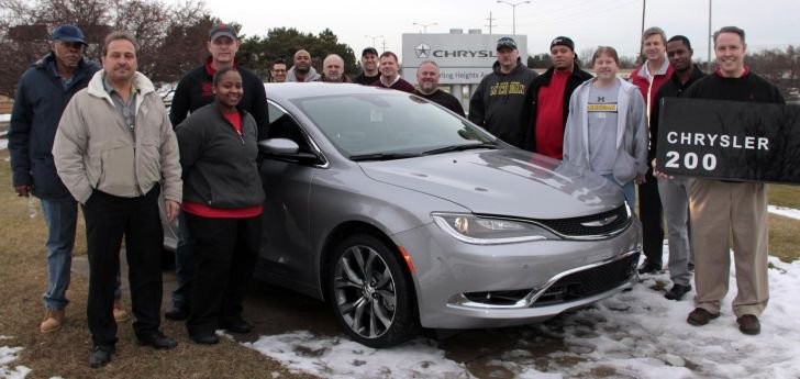 Chrysler наладил выпуск нового седана - «Chrysler»