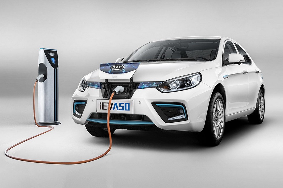 JAC опубликовал подробности о седане iEV A50 с запасом хода в 500 км - «JAC»