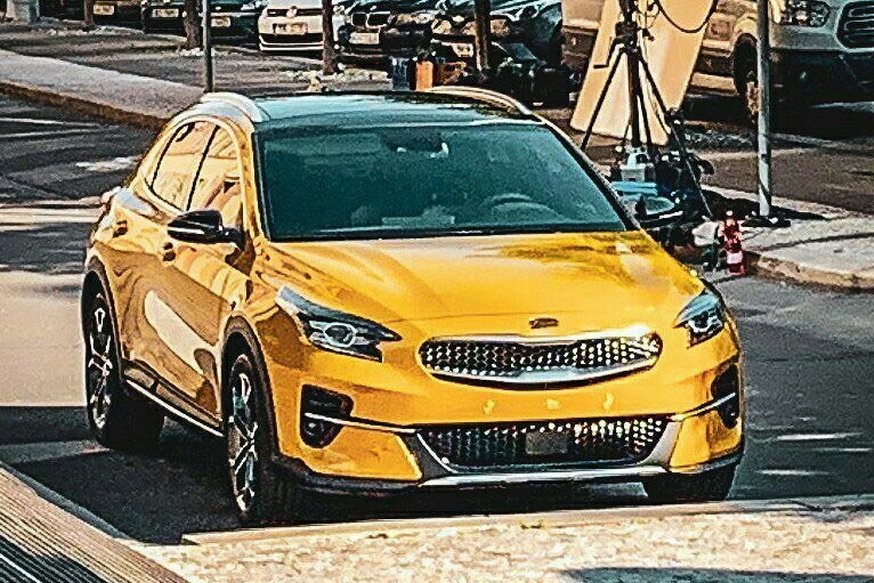 Kia не удалось «сыграть в интригу»: ставший кроссовером Ceed поймали без камуфляжа - «Kia»