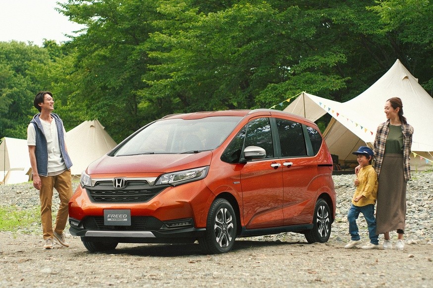 Компактвэн Honda Freed стал безопаснее после рестайлинга. Теперь ещё и «кроссовер» - «Honda»