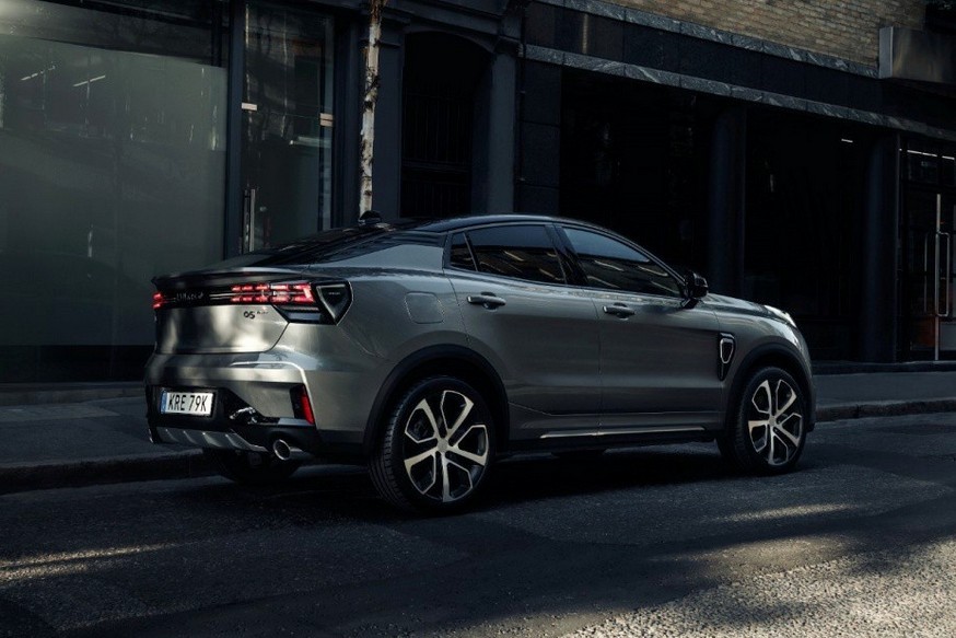 Кросс-купе Geely и Volvo отличилось от родственников не только кузовом: салон тоже другой - «Geely»