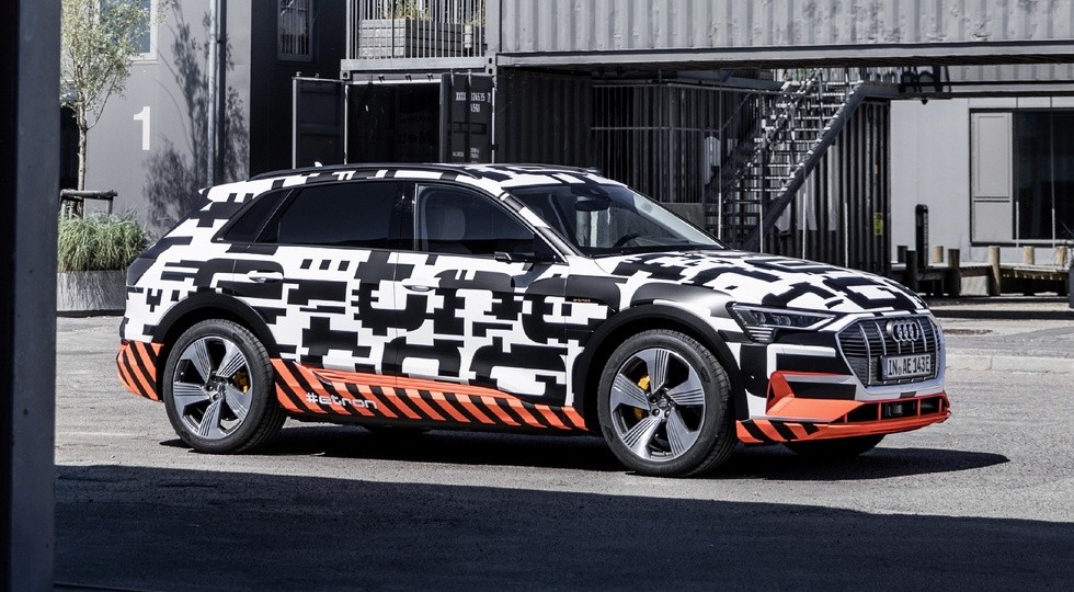 Кроссовер Audi с камерами вместо наружных зеркал: есть фото салона - «Audi»