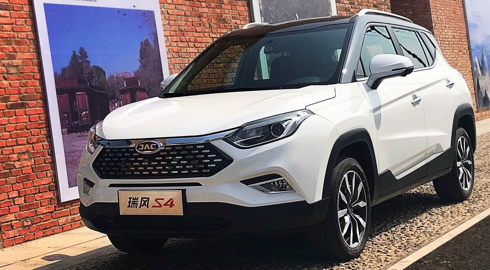Кроссовер JAC S4 первым примерил новый дизайн марки - «JAC»