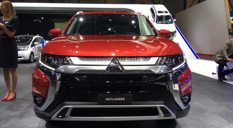 Кроссовер Mitsubishi Outlander обновился - «Mitsubishi»