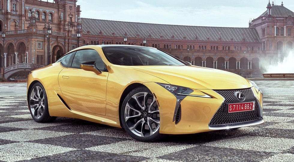 Lexus отзывает машины в России из-за риска утечки топлива - «Lexus»