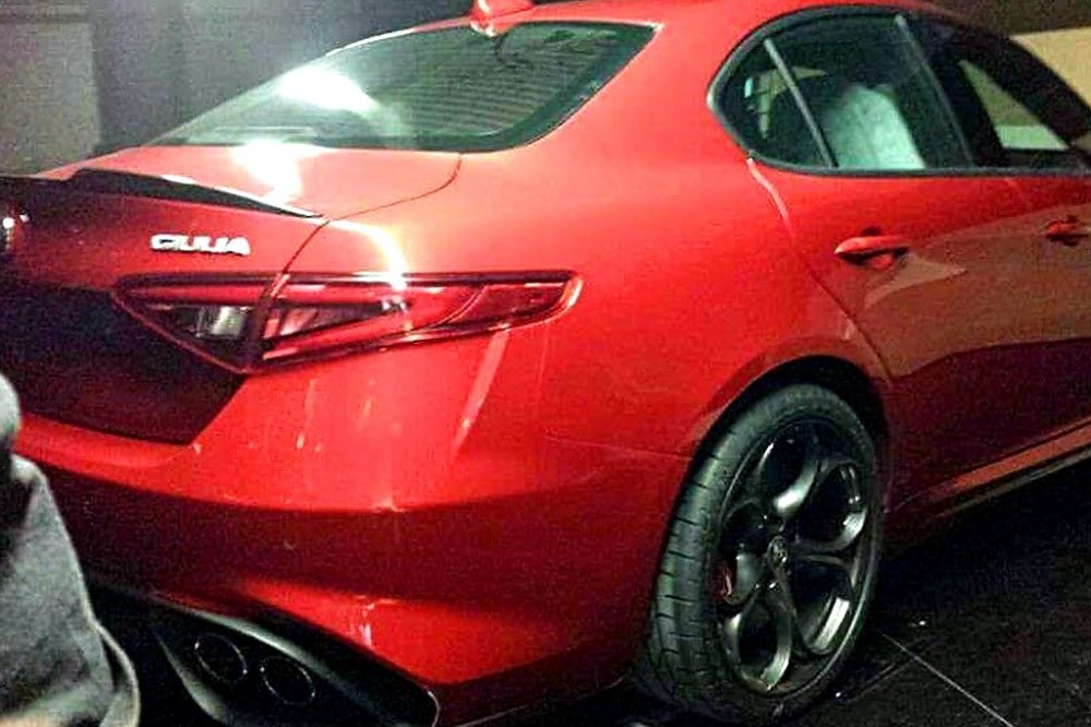 Alfa Romeo Giulia "засветилась" на фото за день до премьеры - «Alfa Romeo»