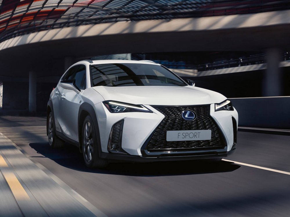 Черным по белому: ночной тест Lexus UX - «Тест-драйв»