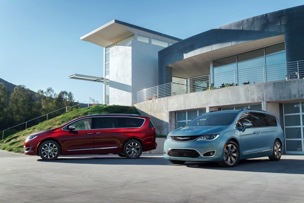 Chrysler показал в Детройте минивэн Pacifica - «Chrysler»