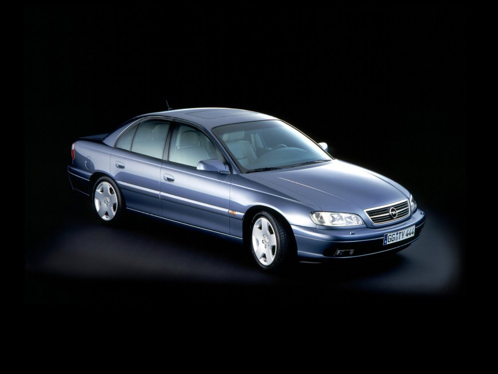 Девочка для битья: как Opel Omega конкурировала с BMW, почему провалилась, и при чём тут Corvette - «Opel»