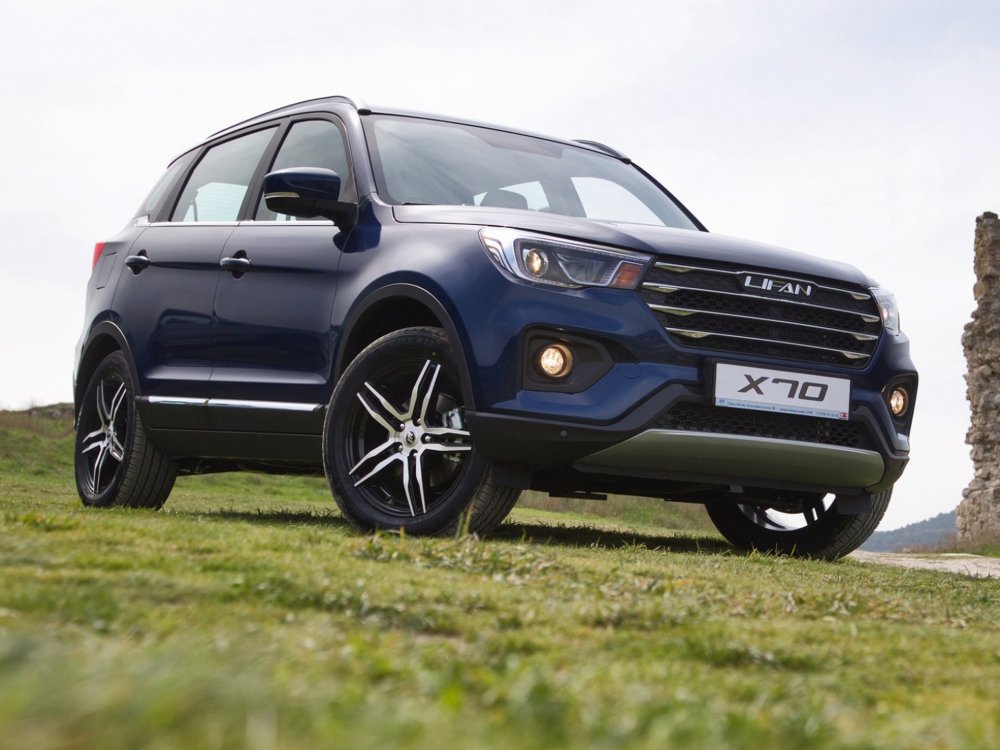 Доля «китайцев» в России падает. Lifan X70 бьёт Geely Atlas ценой - «Brilliance»