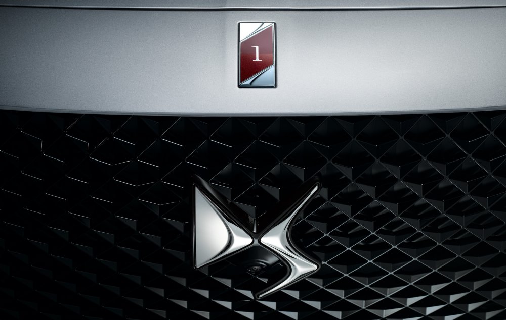 DS разрабатывает новый компактный кроссовер - «DS»
