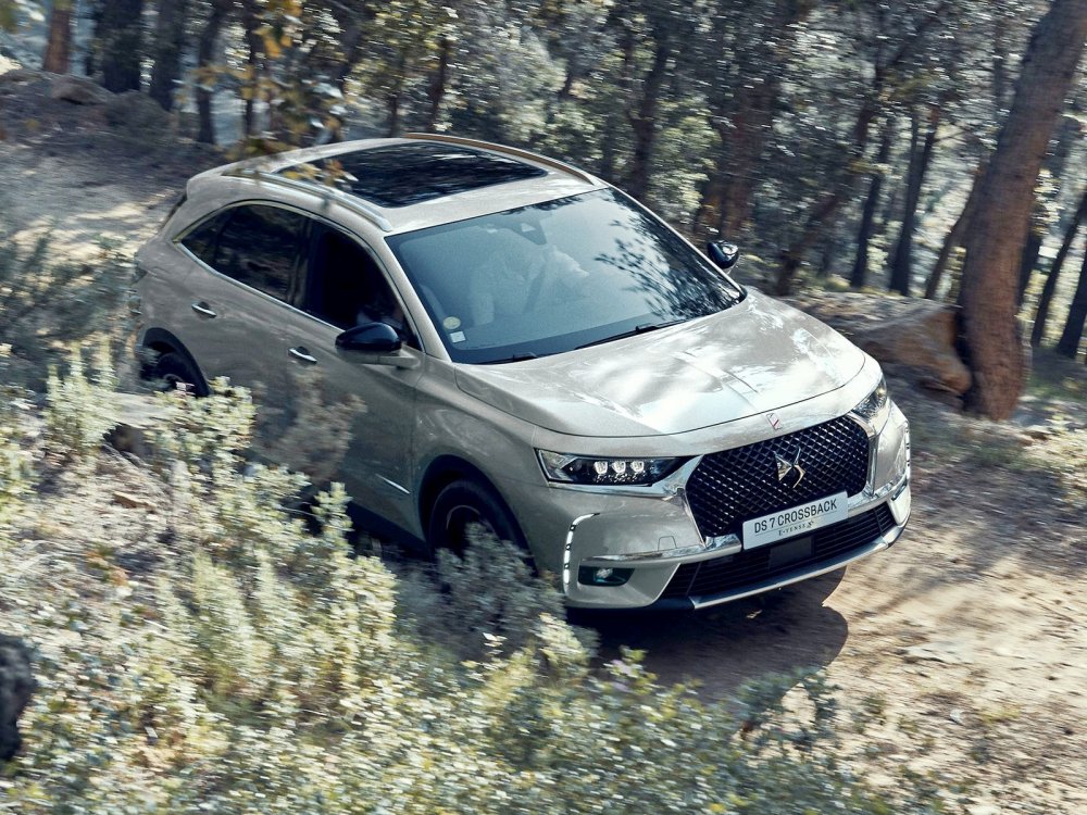 DS в Париже: полноприводный DS 7 Crossback E-Tense и «мечта поэта» 2035 года - «DS»