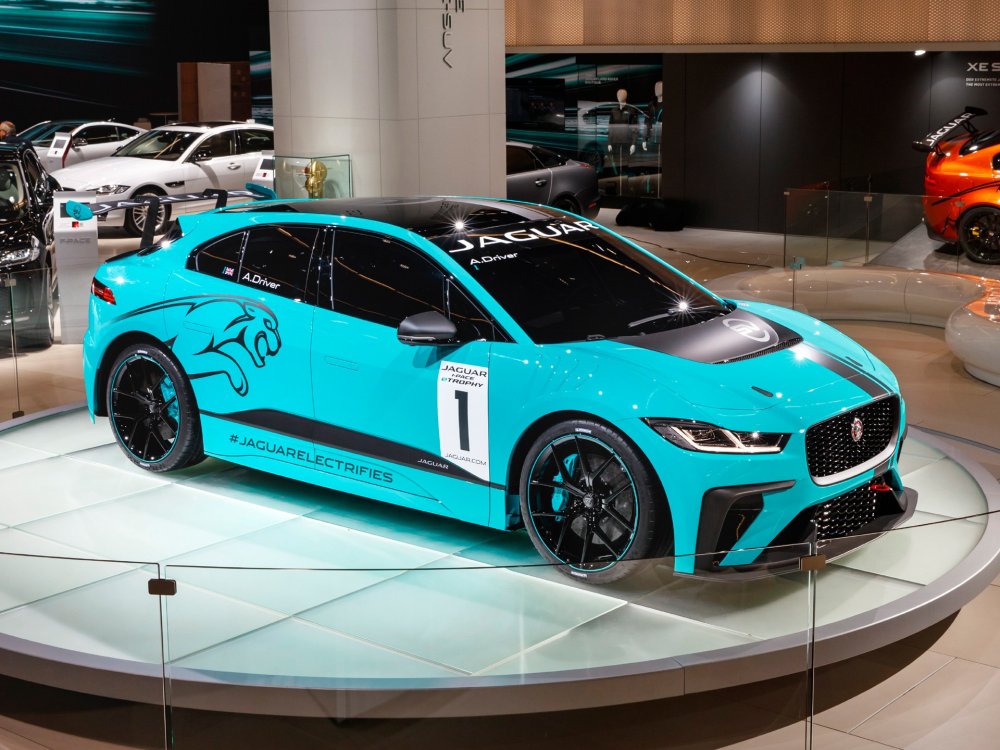 Jaguar I-Pace стал гоночным автомобилем - «Jaguar»