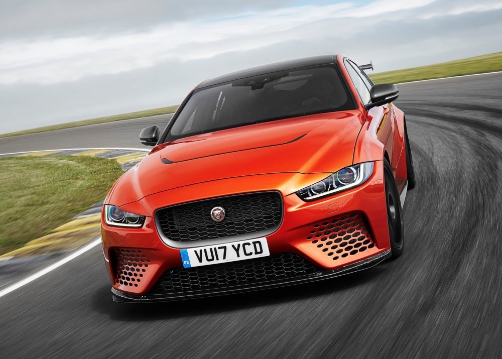 Jaguar XE SV Project 8 побил рекорд Alfa Romeo Giulia Quadrifoglio на Нюрбургринге - «Jaguar»