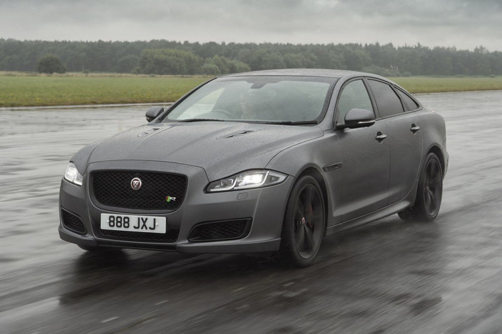 Jaguar «зарядил» флагманский седан - «Jaguar»