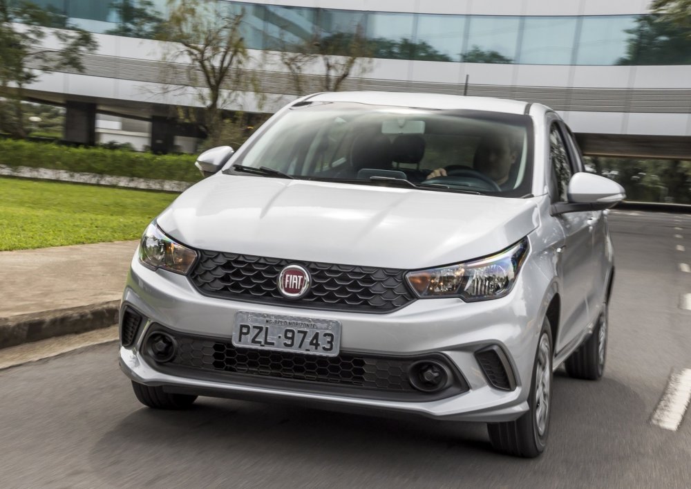 Компактный седан Fiat снова проехался на камеру - «Fiat»
