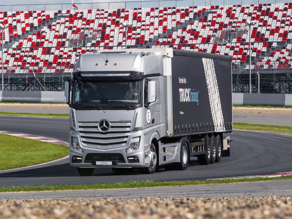 Королевство больших зеркал: тест-драйв нового Mercedes-Benz Actros - «Грузовики и автобусы»