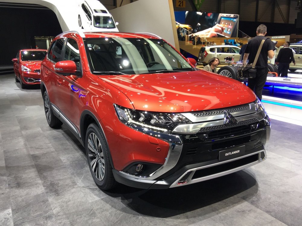 Кроссовер Mitsubishi Outlander обновился - «Mitsubishi»