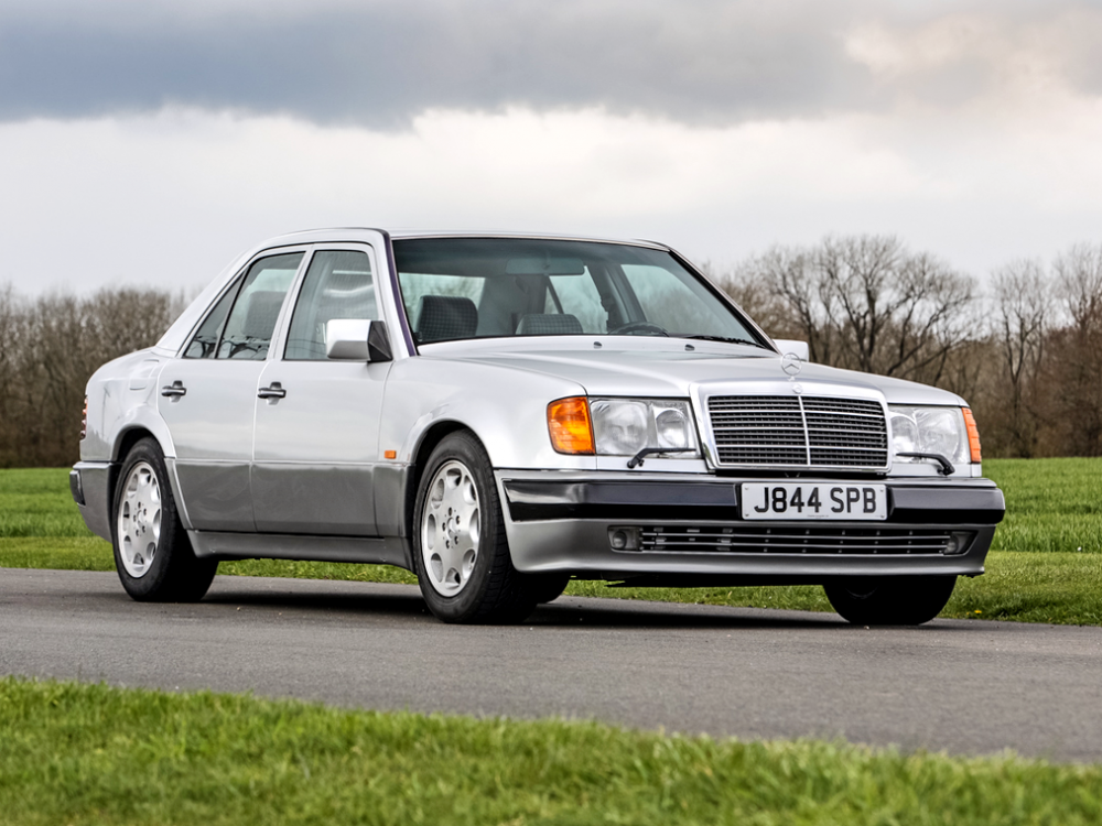 Легенда продаёт легенду: «Мистер Бин» выставил на аукцион свой Mercedes-Benz 500 E - «Mercedes-Benz»