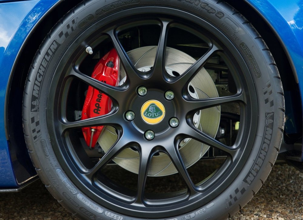 Lotus приоткрыл занавес над новыми моделями - «Lotus»