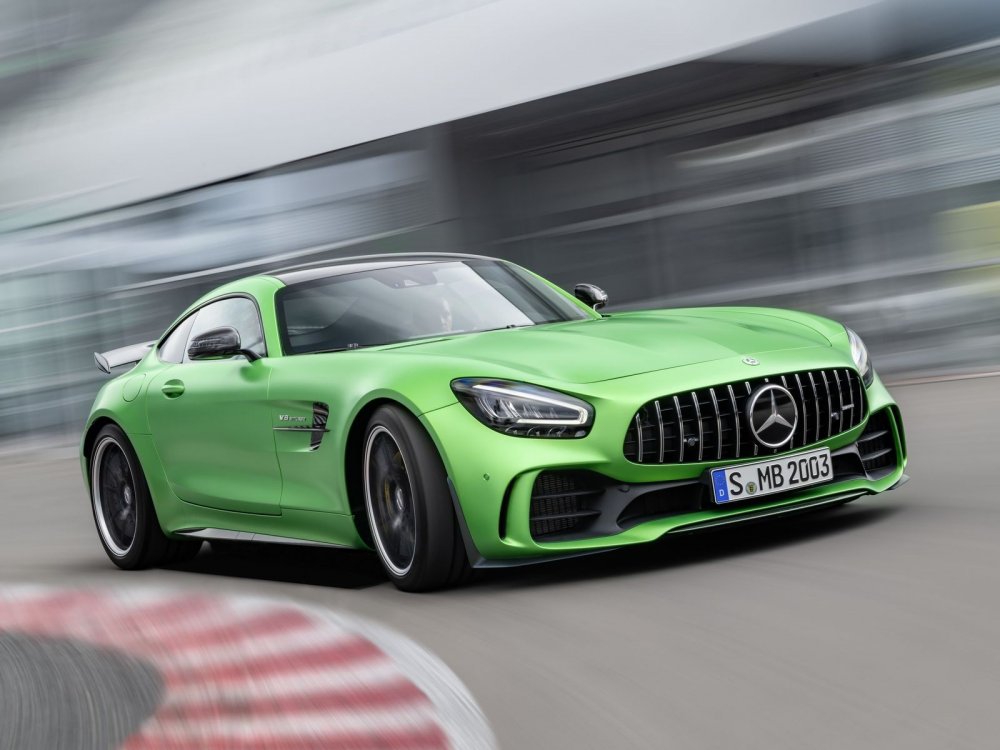 Лунный синдром: купе и родстер Mercedes-AMG GT опять обновили - «Mercedes-AMG»