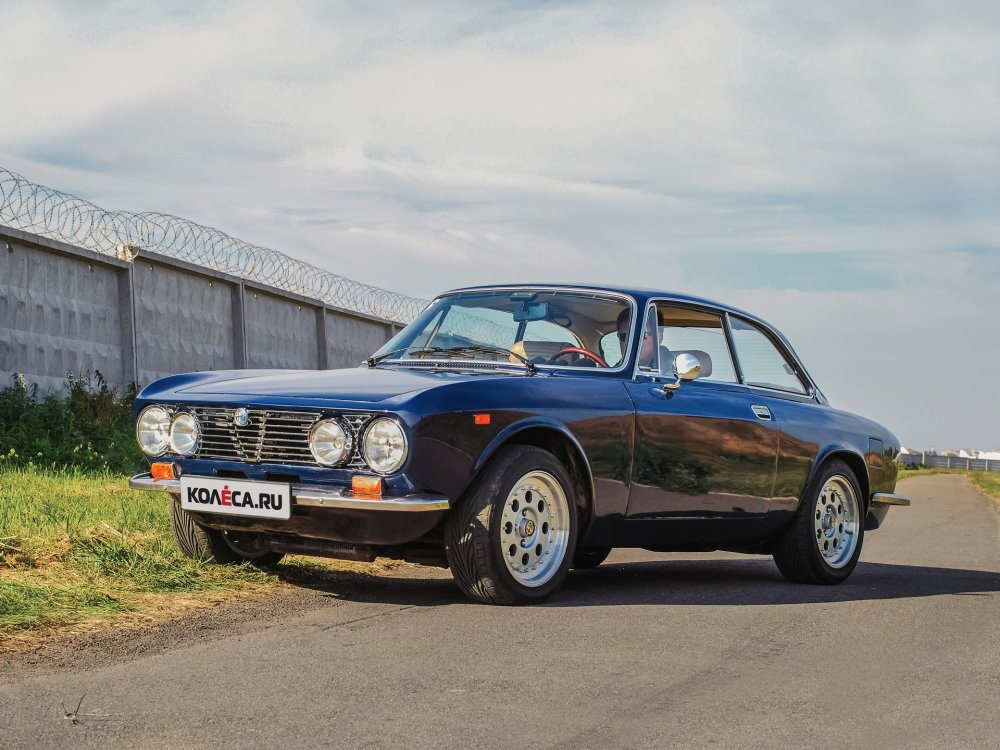 Маленький праздник: тест-драйв Alfa Romeo GT1300 Junior - «Alfa Romeo»