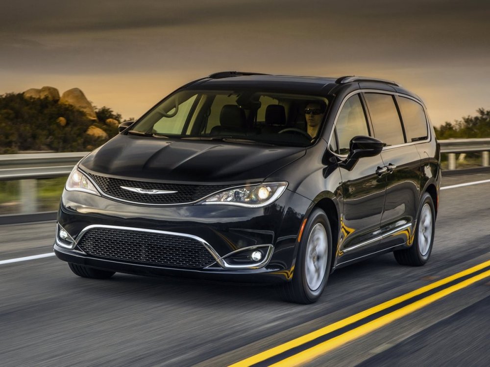 Минивэн Chrysler Pacifica получил две новые комплектации - «Chrysler»