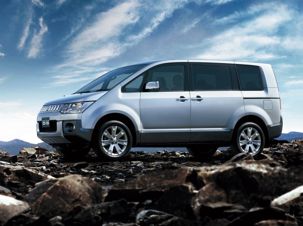 Mitsubishi Delica нового поколения поймали во время тестов в Европе - «Mitsubishi»