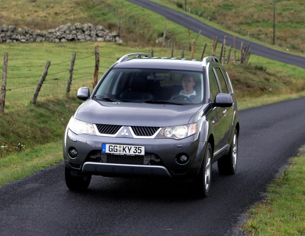 Mitsubishi отзывает Outlander с протекающей крышей - «Mitsubishi»