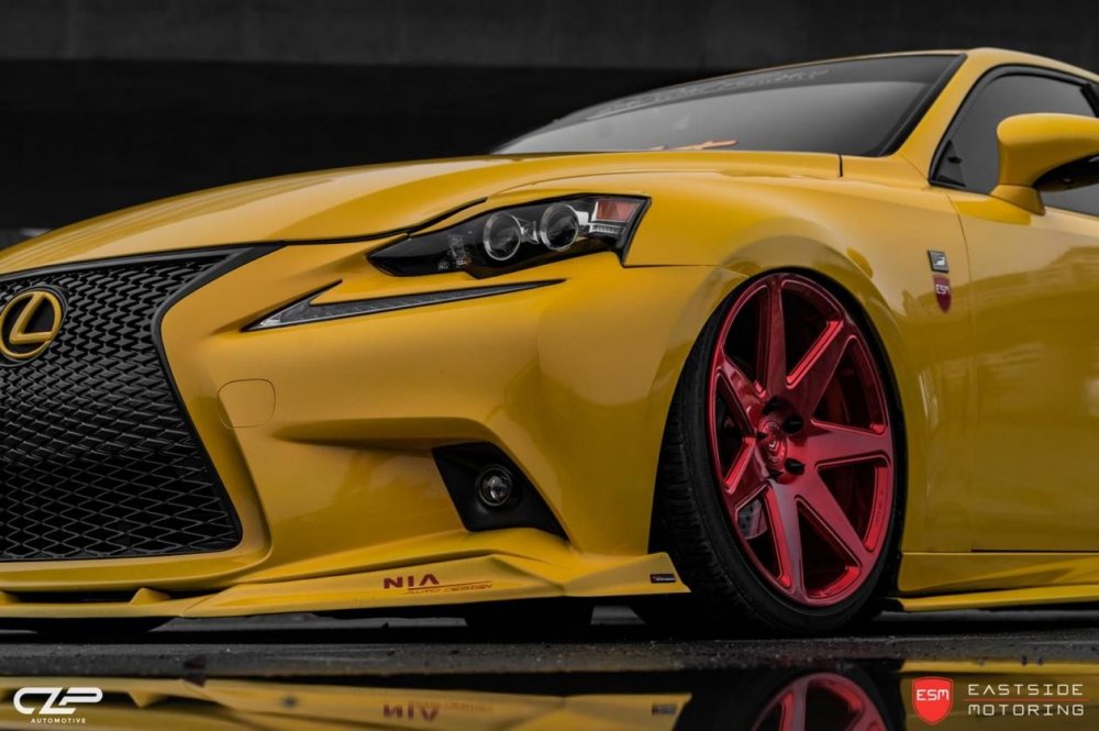 Модный приговор: Lexus IS примерил желтый костюм - «Lexus»