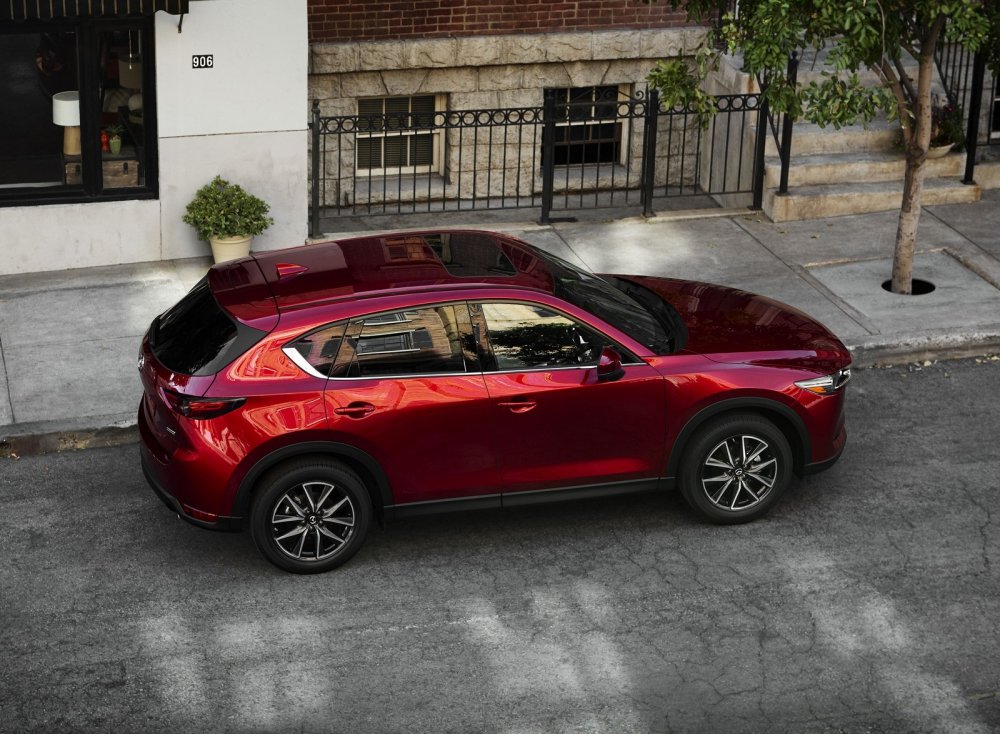 На звание лучшего авто в мире претендуют три кроссовера - «Mazda»