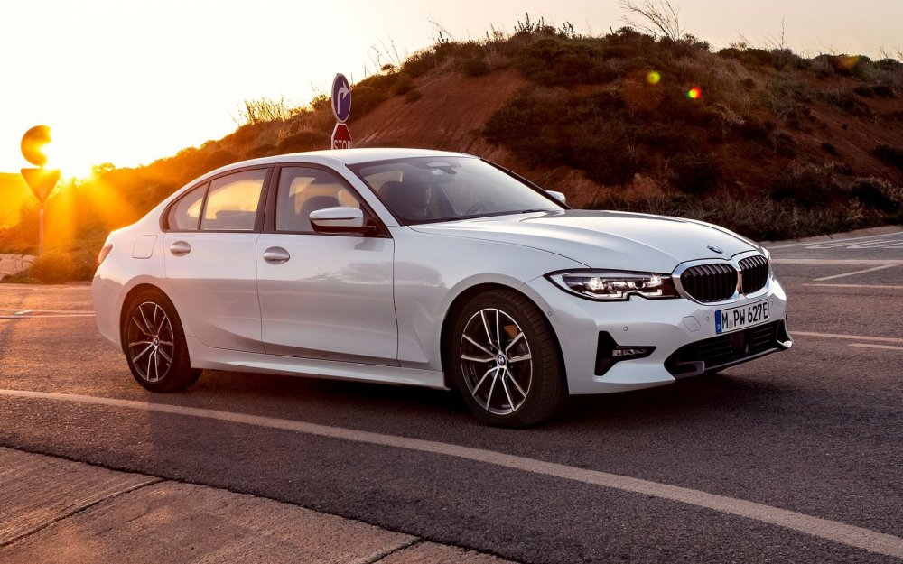 Новая BMW 330e – теперь с «волшебной» кнопкой - «BMW»