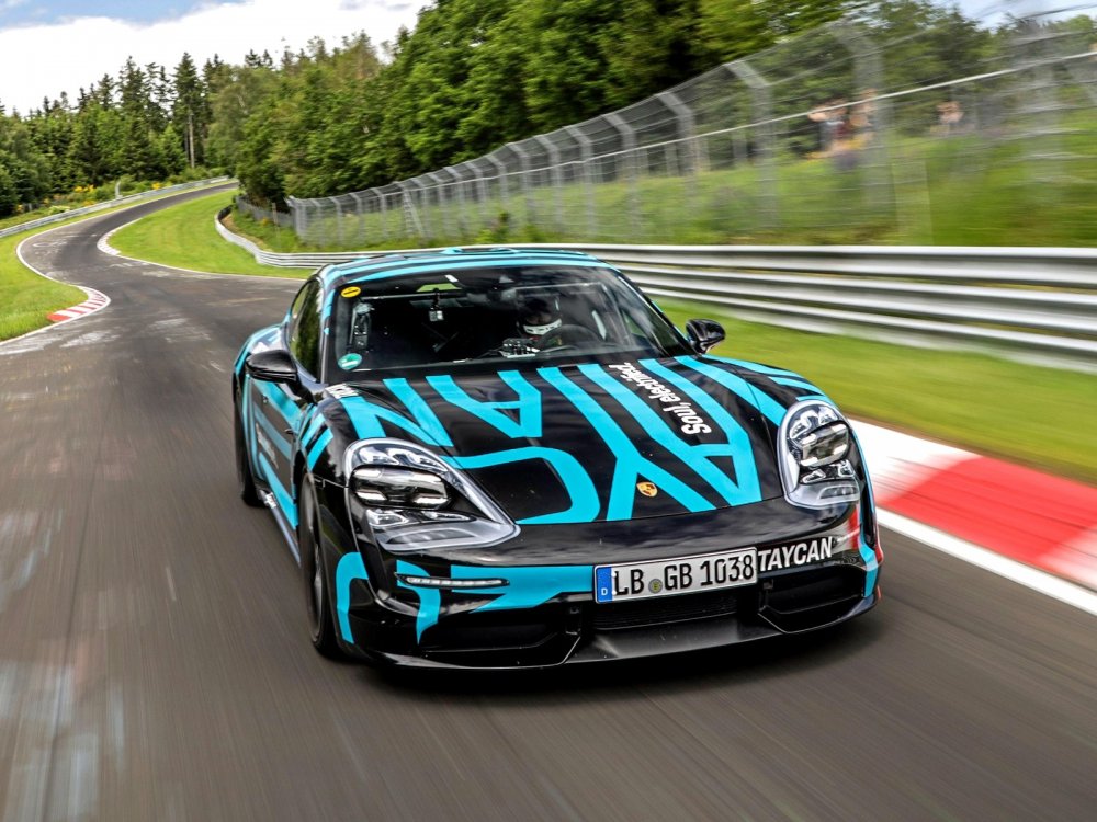 Новейший элекрический Porsche оказался на Нюрбургринге медленнее «дежурного» хот-хэтча Renault - «Porsche»