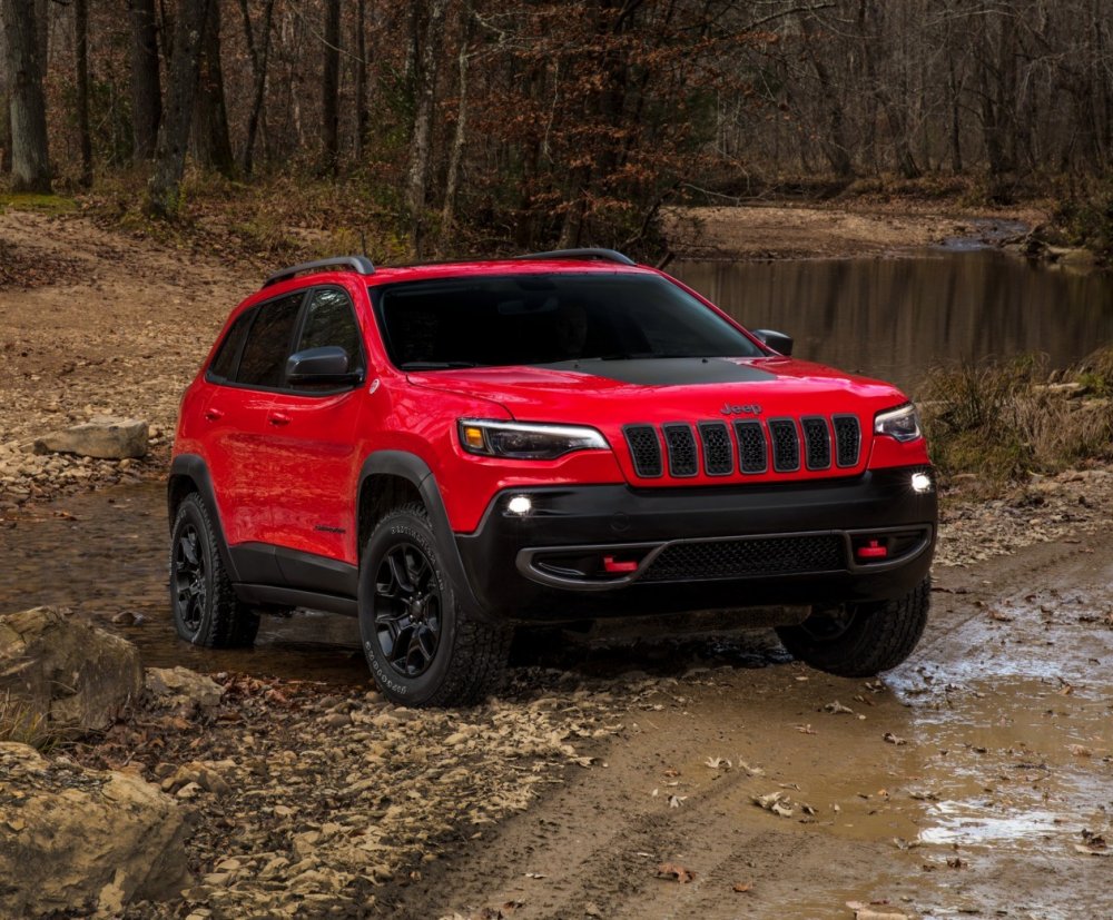 Обновленный Jeep Cherokee лишился необычного образа - «Jeep»