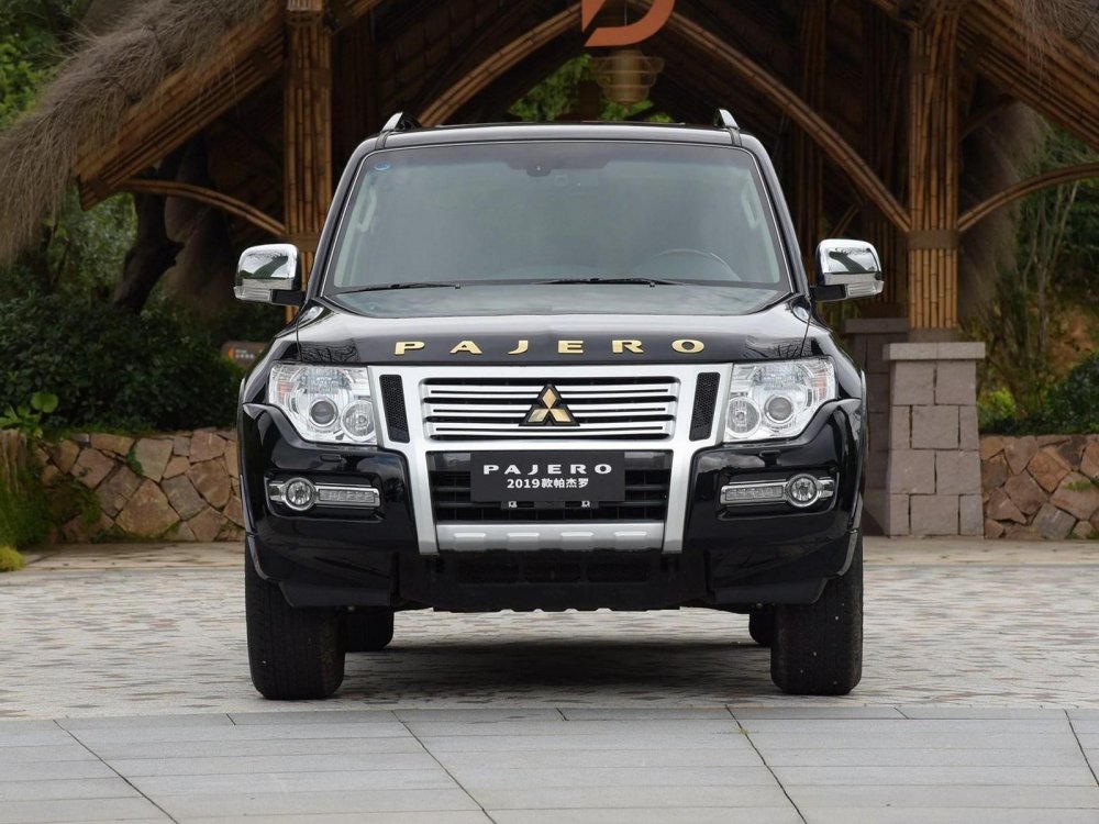 Обновлённый Mitsubishi Pajero IV: обошлись декором - «Mitsubishi»