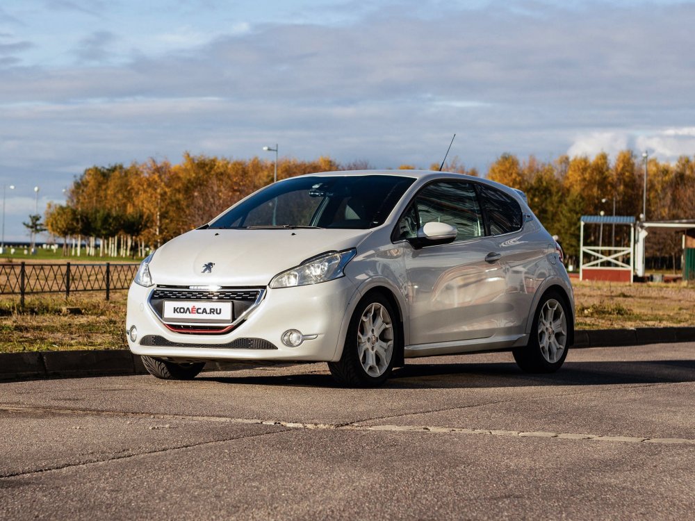 Опыт владения Peugeot 208 GTi: кто сказал мяу? - «Тест-драйв»