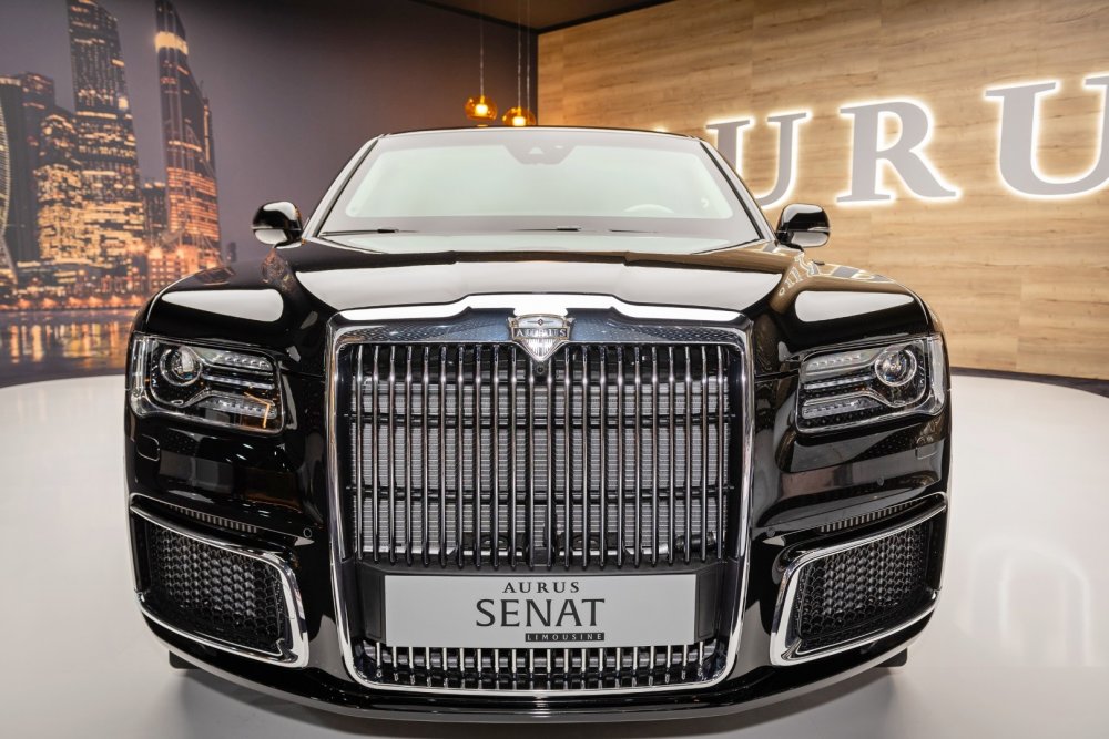 Открыт первый автосалон Aurus, названа официальная цена седана S600 - «Aurus»