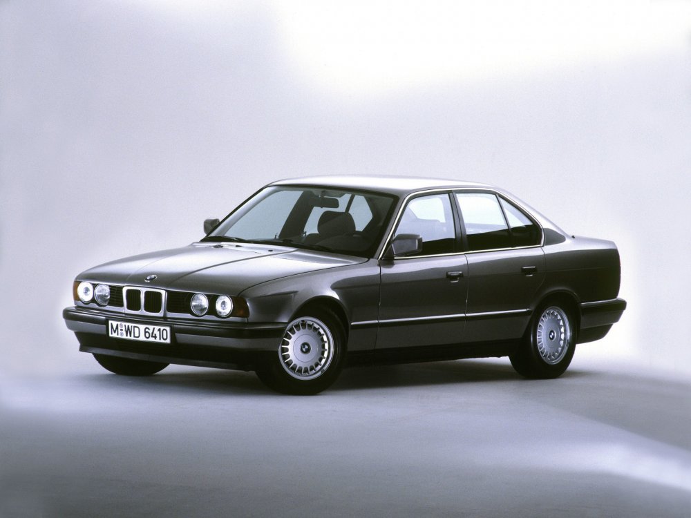 Первый в истории V8, 300 км/ч и африканская сборка: мифы и факты о BMW 5 series E34 - «BMW»