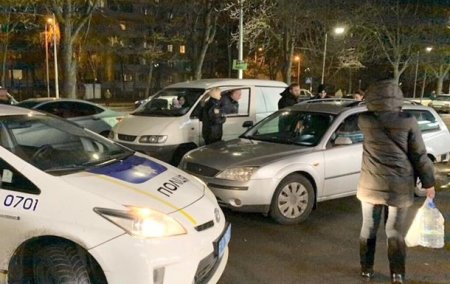 Пьяный водитель сбил женщину с ребенком и уснул в машине полиции - «ДТП»