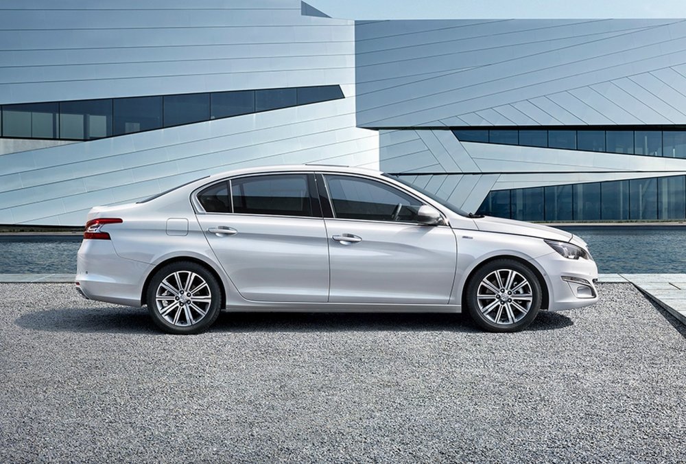 Седан Peugeot 408 обновился. Первые фото - «Peugeot»