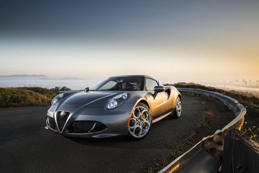 В Alfa Romeo подумывают о выпуске "горячего" спорткара 4C - «Alfa Romeo»