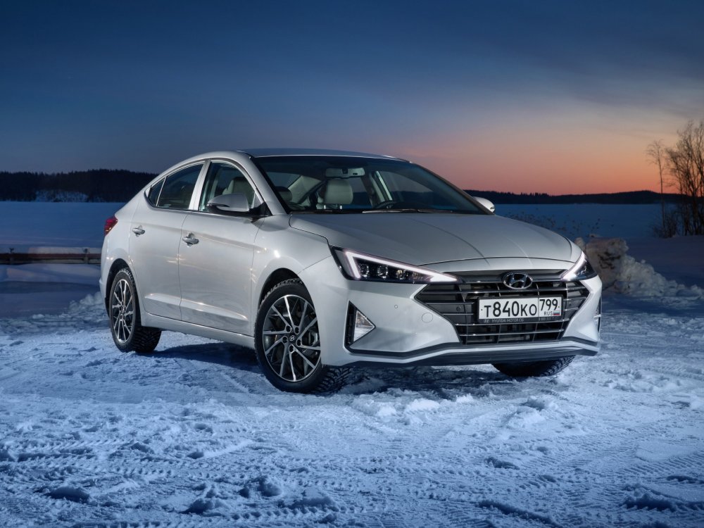Выход – по стрелке: первый тест-драйв обновлённой Hyundai Elantra - «Тест-драйв»
