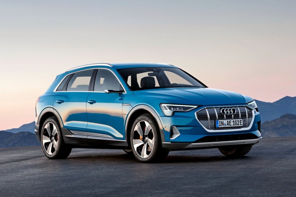 Зов предков: Audi e-tron пугает владельцев бензиновыми глюками - «Новостной Автоблогер»