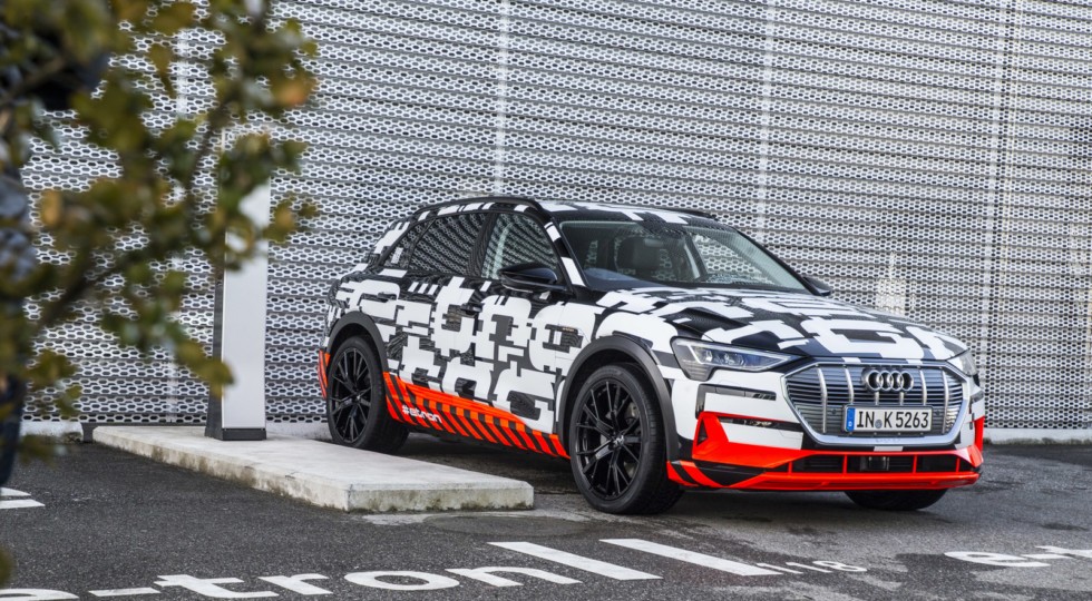 Намеченную на август премьеру нового кроссовера Audi отменили - «Audi»