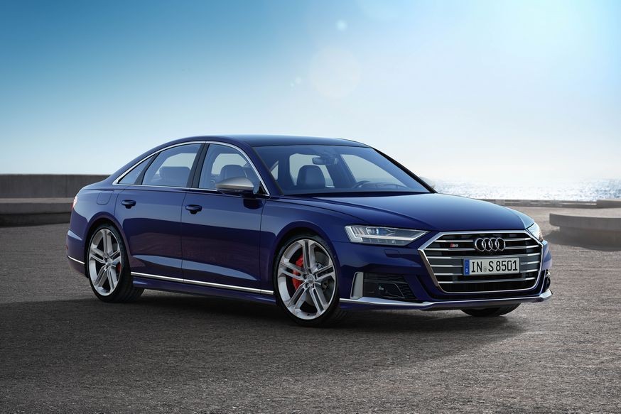Новому седану Audi S8 не достался дизель. Зато растянутую версию тоже «зарядили» - «Audi»