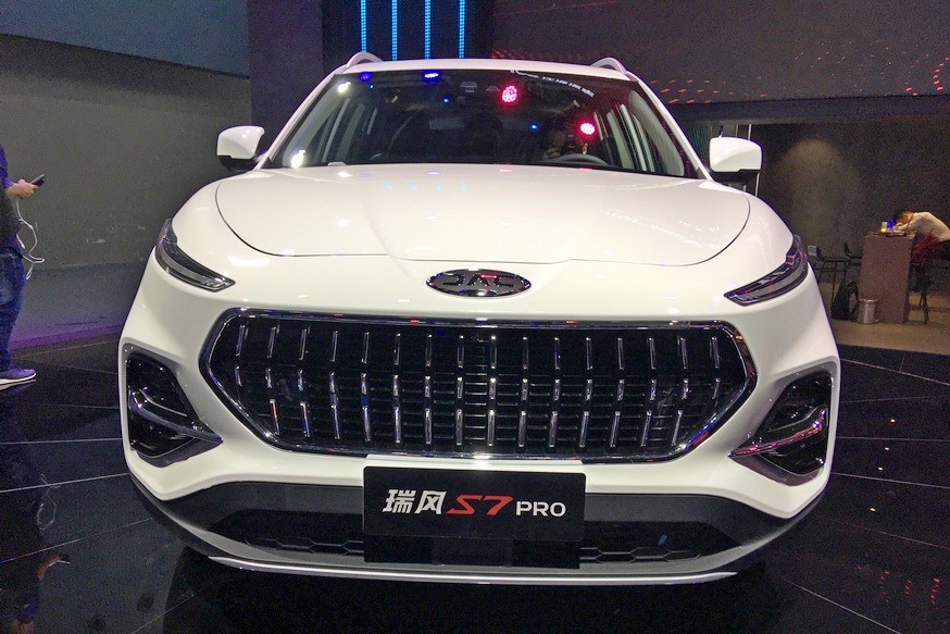 Провалившийся на родине кроссовер JAC S7: спасать продажи решили с помощью дизайна - «JAC»