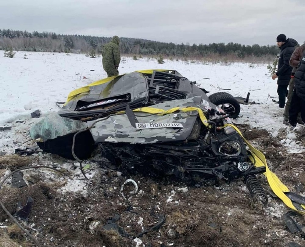Разочарованный владелец Гелендвагена на спор сбросил его с вертолёта - «Mercedes-Benz»