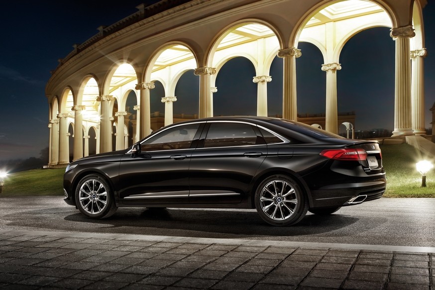Родственный Ford Mondeo седан останется в строю, несмотря на мизерные продажи - «Ford»